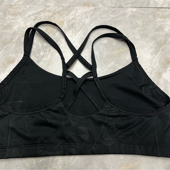 Nike Black Strappy Sports Bra with Floral Design - Picture 3 of 5